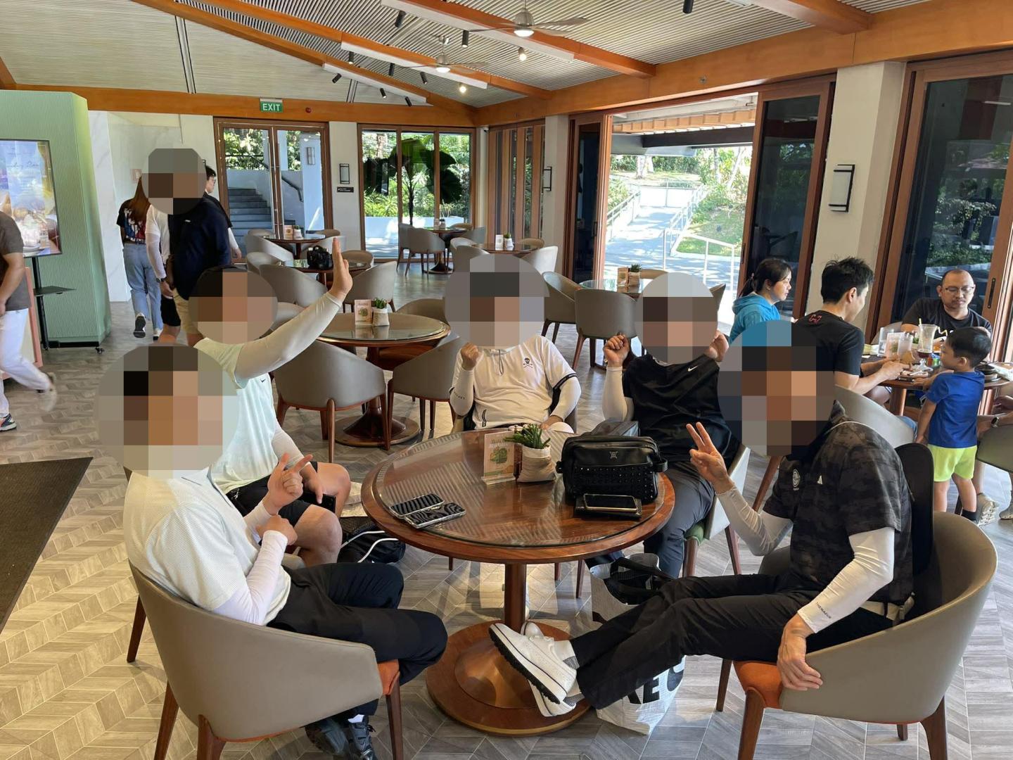  It's the perfect spot to just chill and feel fancy. You've gotta check them out!